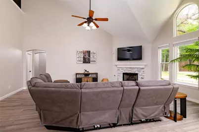 3905 Park Wood Dr Drive, Corinth, TX 76208 - Photo 12