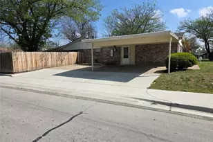 272 Palomino Dr, Saginaw, TX 76179 - Photo 2