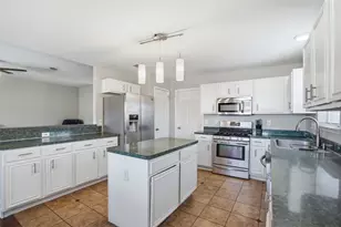 1026 Meadowbend Dr, Cedar Hill, TX 75104 - Photo 12