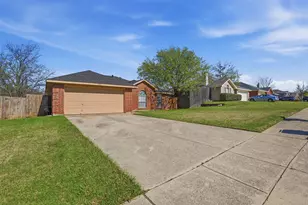 1026 Meadowbend Dr, Cedar Hill, TX 75104 - Photo 2