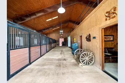 1950 W Sherman Drive, Aubrey, TX 76227 - Photo 34