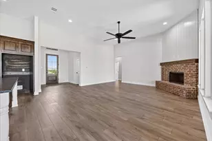 517 Longhorn Dr, Springtown, TX 76082 - Photo 8