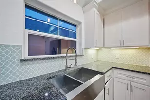 607 E Carter St, Sherman, TX 75090 - Photo 8