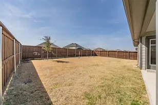 1229 Cinco Treaty Trl, Fort Worth, TX 76052 - Photo 32