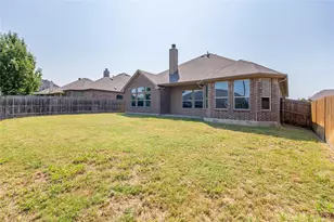 637 Peach Ln, Burleson, TX 76028 - Photo 24