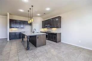 637 Peach Ln, Burleson, TX 76028 - Photo 4