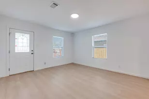 2410 S Marsalis Ave, Dallas, TX 75216 - Photo 4