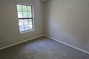 2665 Forest Trail Dr, Grand Prairie, TX 75052 - Photo 6