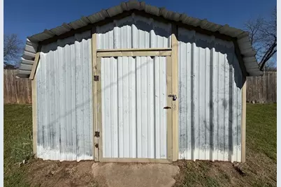 510 W Maple Street, Nocona, TX 76255 - Photo 14