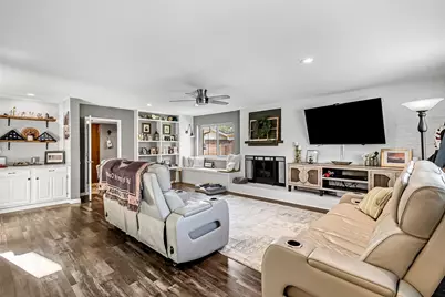 2405 Thistle Court, Euless, TX 76039 - Photo 2