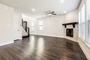 2257 Washington Dr, Carrollton, TX 75010 - Photo 2