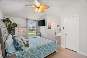 819 Blessing Creek Dr, Euless, TX 76039 - Photo 24