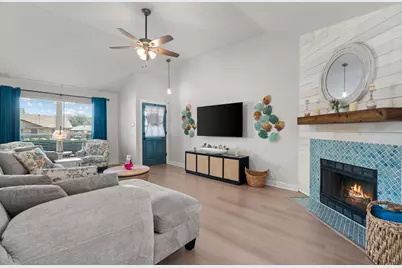 819 Blessing Creek Drive, Euless, TX 76039 - Photo 8