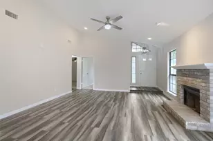 1310 Maplewood Dr, Lewisville, TX 75067 - Photo 4