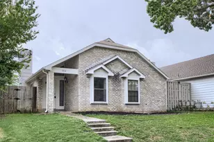 1310 Maplewood Dr, Lewisville, TX 75067 - Photo 2