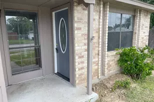 4113 Pepperbush Dr, Fort Worth, TX 76137 - Photo 2