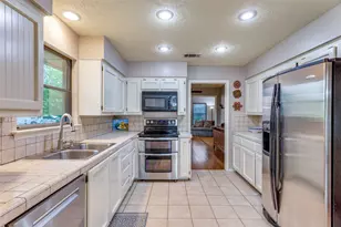 9714 Windsor Cir, Fort Worth, TX 76140 - Photo 12