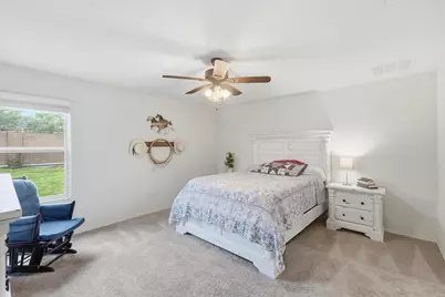 412 Falling Star Drive, Fort Worth, TX 76052 - Photo 10