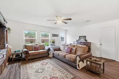412 Falling Star Drive, Fort Worth, TX 76052 - Photo 6