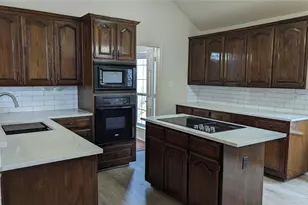 1115 Cambridge Dr, Carrollton, TX 75007 - Photo 16