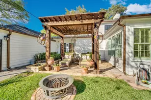 411 Sycamore St, Waxahachie, TX 75165 - Photo 34