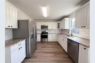 2501 Avalon Creek Way, McKinney, TX 75071 - Photo 2