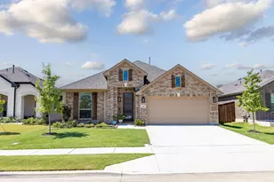 9105 Desert Flora Dr, Fort Worth, TX 76131 - Photo 2
