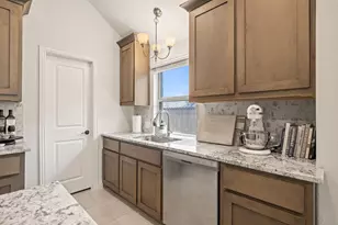 9105 Desert Flora Dr, Fort Worth, TX 76131 - Photo 8