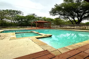 1507 Crescent Dr, Sherman, TX 75092 - Photo 4