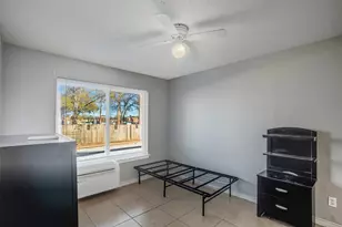 150 S Main St, Euless, TX 76040 - Photo 20