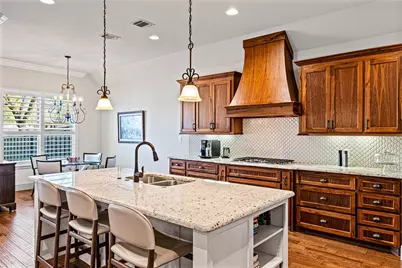 8501 Kingsley Circle, Granbury, TX 76049 - Photo 12
