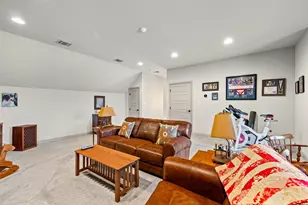 8501 Kingsley Cir, Granbury, TX 76049 - Photo 32