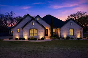 8501 Kingsley Cir, Granbury, TX 76049 - Photo 2
