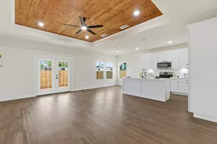 2211 Woodcrest Trail, Granbury, TX 76048 - Photo 4