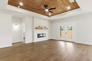 2211 Woodcrest Trail, Granbury, TX 76048 - Photo 2