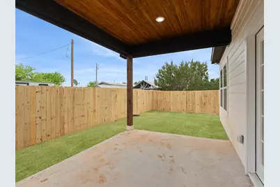 2211 Woodcrest Trail, Granbury, TX 76048 - Photo 16