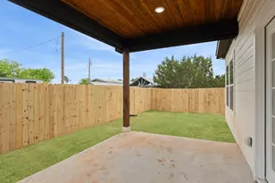 2211 Woodcrest Trail, Granbury, TX 76048 - Photo 16