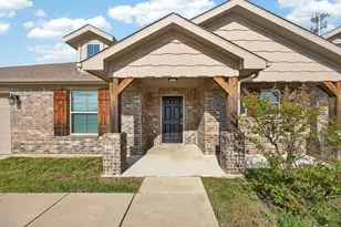 3905 Chippewa Ct, Granbury, TX 76048 - Photo 2