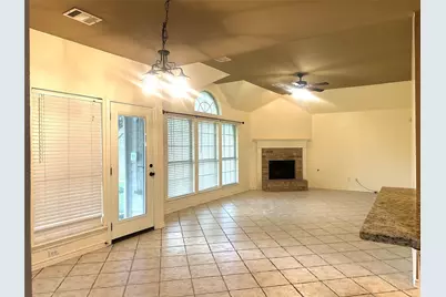 1410 Oxford Drive, Mansfield, TX 76063 - Photo 8