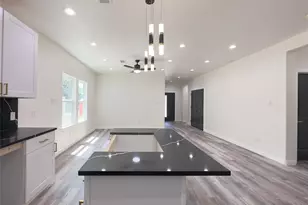 2720 Morning Ave, Dallas, TX 75210 - Photo 18