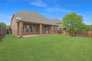 925 Spring Falls Dr, McKinney, TX 75071 - Photo 2