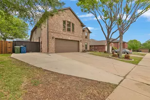 317 Benton Dr, Roanoke, TX 76262 - Photo 2