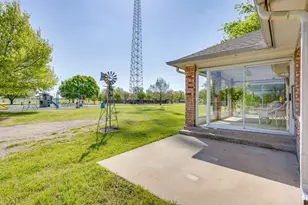108 S Douglas St, Covington, TX 76636 - Photo 2