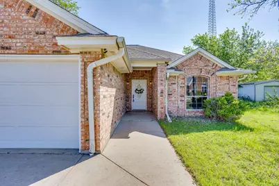 108 S Douglas Street, Covington, TX 76636 - Photo 2