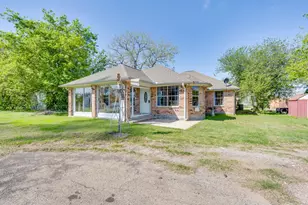 108 S Douglas St, Covington, TX 76636 - Photo 36