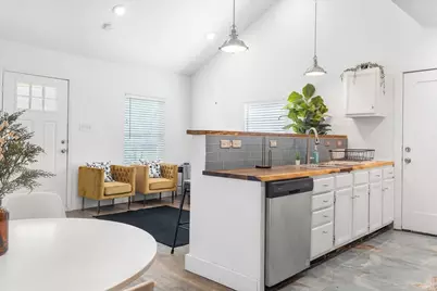 2635 Carpenter Avenue, Dallas, TX 75215 - Photo 8