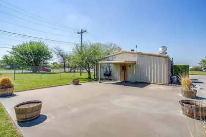 605 Calinco Drive, Granbury, TX 76048 - Photo 36