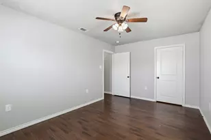 3201 McCart Ave, Fort Worth, TX 76110 - Photo 20