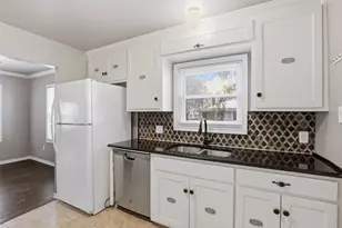 3201 McCart Ave, Fort Worth, TX 76110 - Photo 12