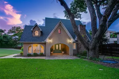 1033 Cedar Hill Avenue, Dallas, TX 75208 - Photo 2